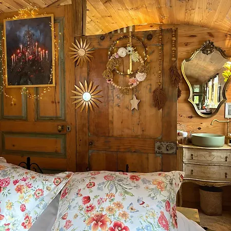 Holiday home Roulotte Insolite U Tragulinu