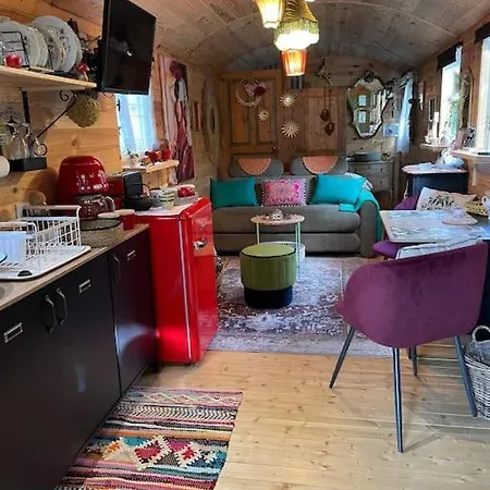 Roulotte Insolite U Tragulinu Holiday home *
