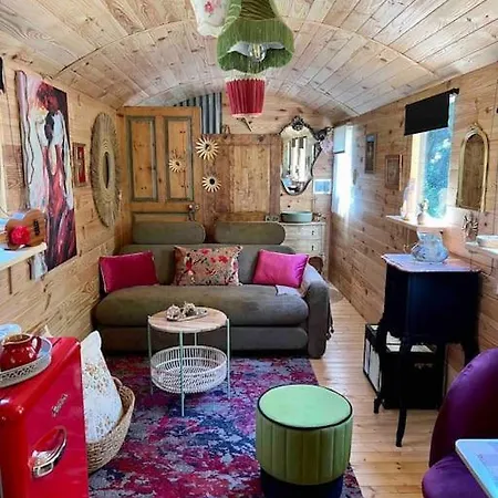 Roulotte Insolite U Tragulinu Holiday home *