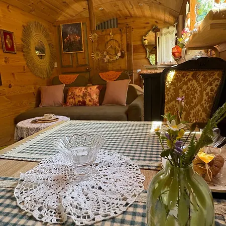Roulotte Insolite U Tragulinu Holiday home *